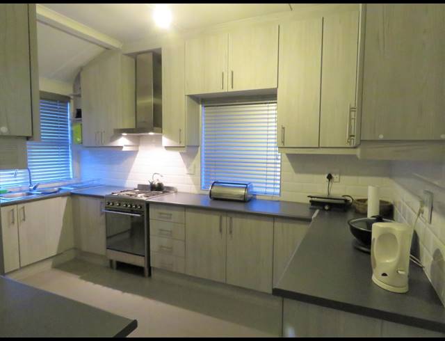 3 BEDROOM HOUSE TO LET IN RUYTERWACHT